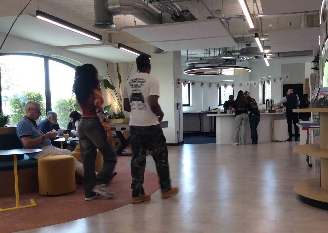 جامعة نورث إيسترن لندن